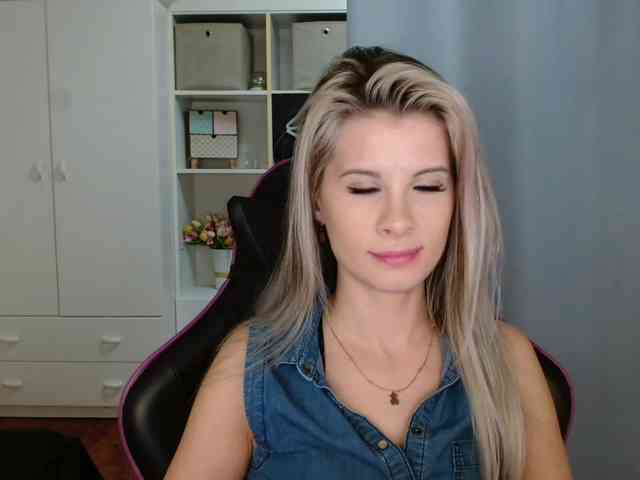 KristineNatural webcam