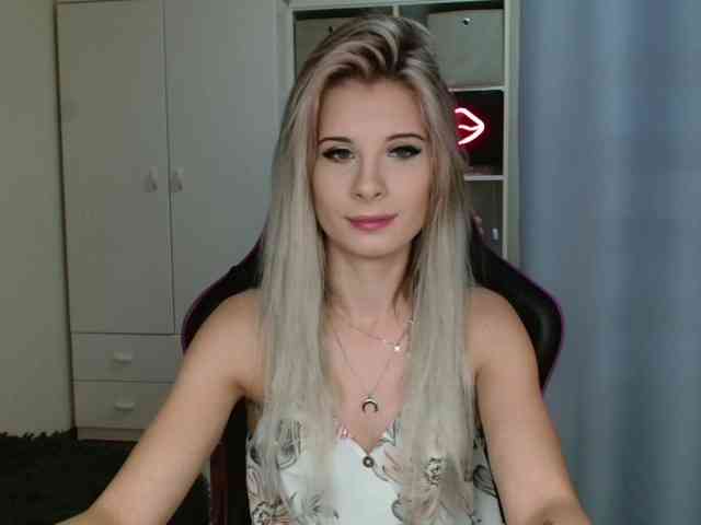 KristineNatural webcam