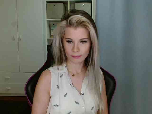 KristineNatural webcam