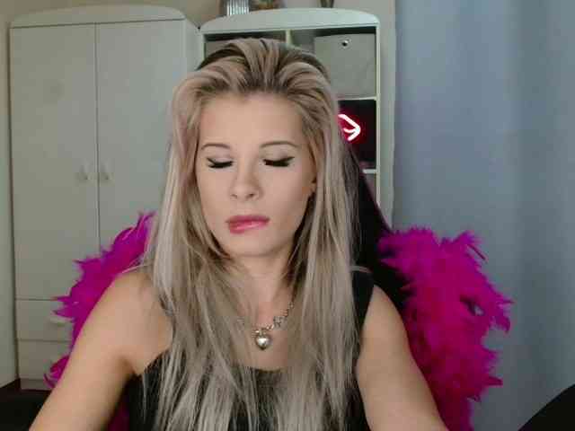 KristineNatural webcam