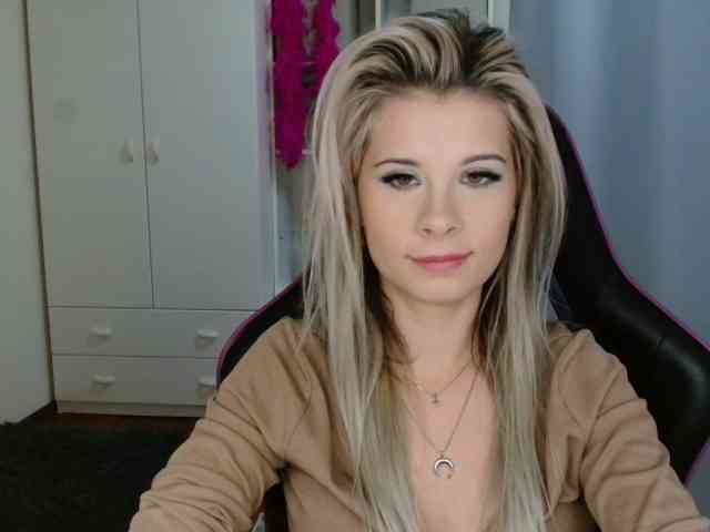 KristineNatural webcam