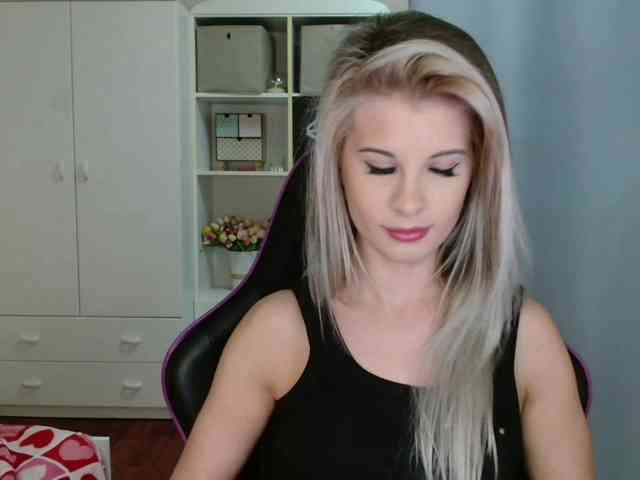 KristineNatural webcam