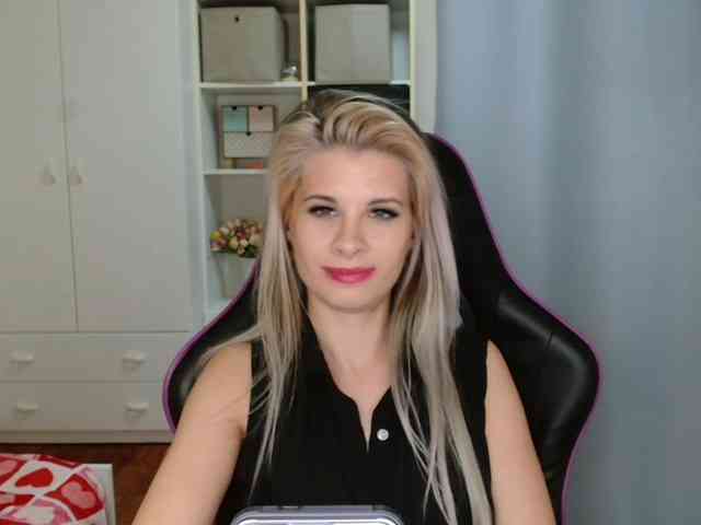 KristineNatural webcam