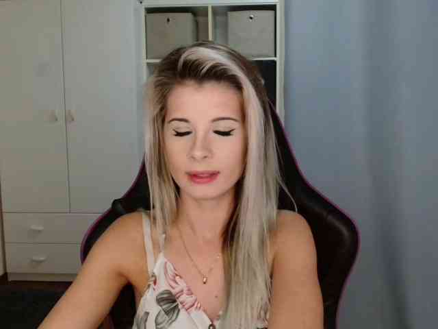 KristineNatural webcam