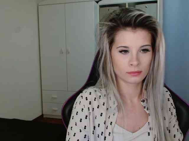 KristineNatural webcam