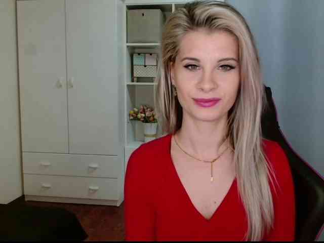 KristineNatural webcam