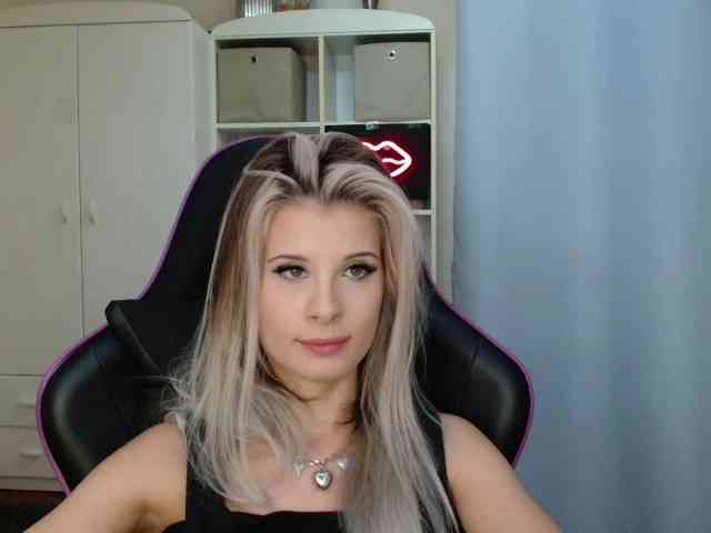 KristineNatural webcam