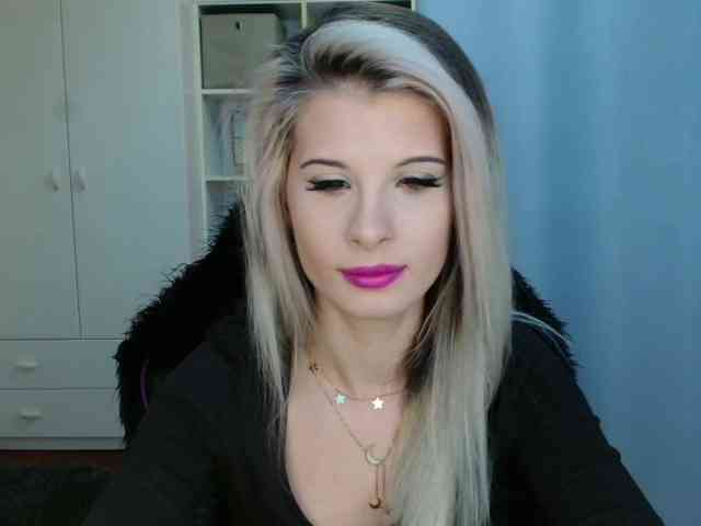 KristineNatural webcam