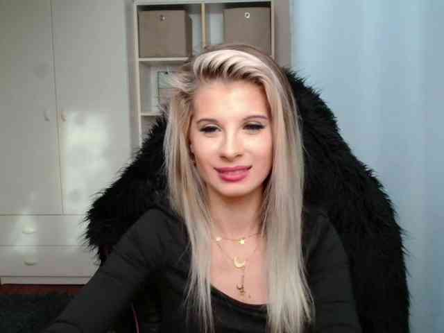 KristineNatural webcam