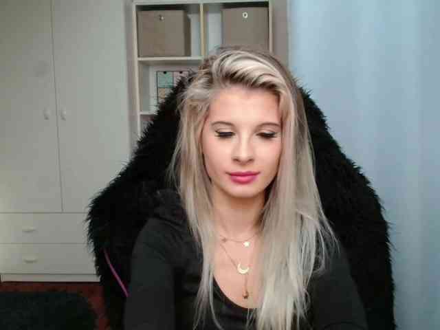 KristineNatural webcam