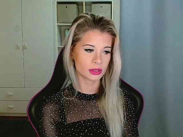 KristineNatural webcam