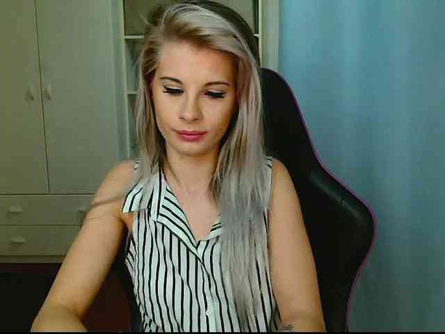 KristineNatural webcam