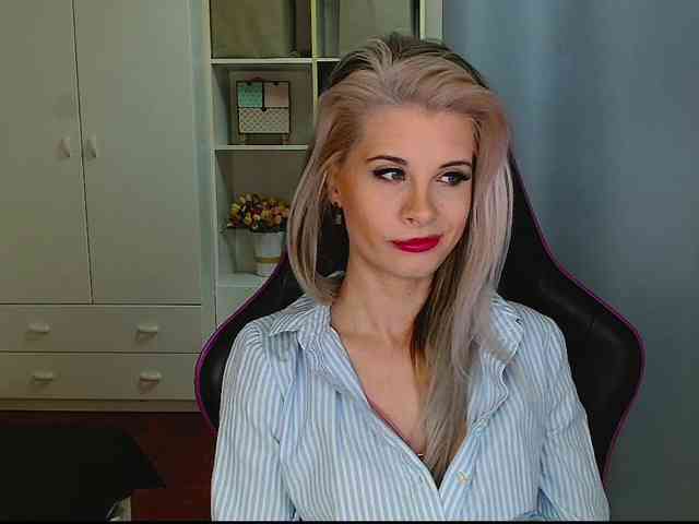 KristineNatural webcam