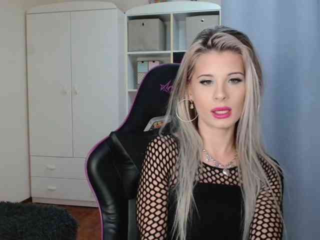 KristineNatural webcam