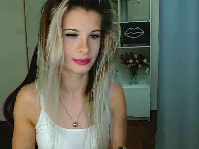 KristineNatural webcam