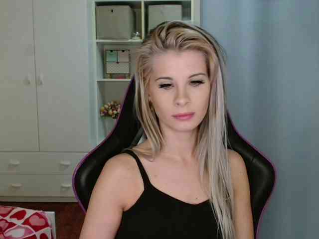 KristineNatural webcam