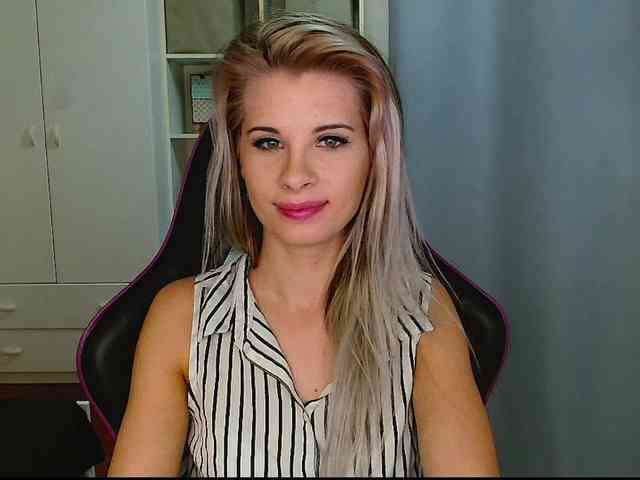 KristineNatural webcam