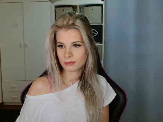 KristineNatural webcam