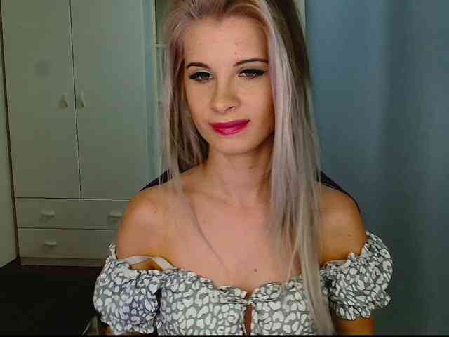 KristineNatural webcam