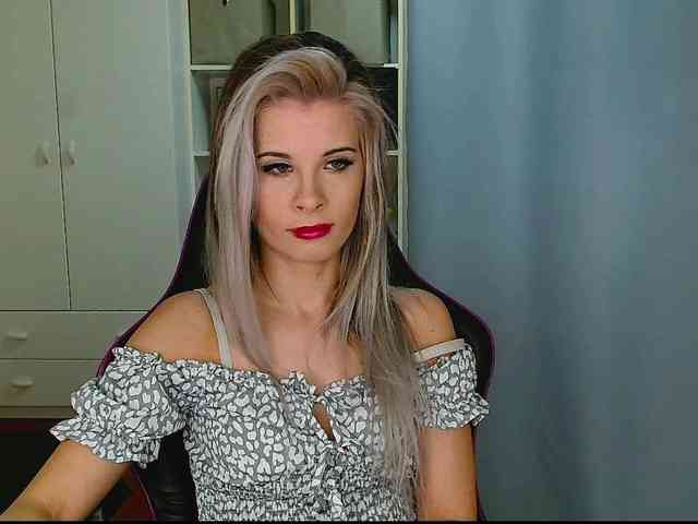KristineNatural webcam