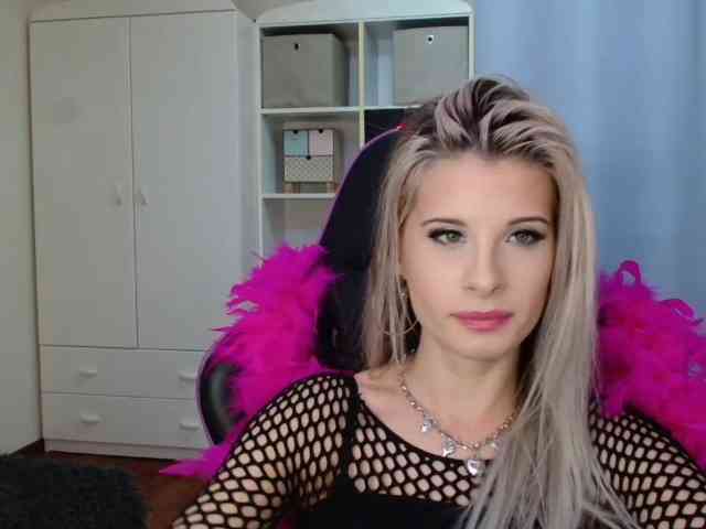 KristineNatural webcam
