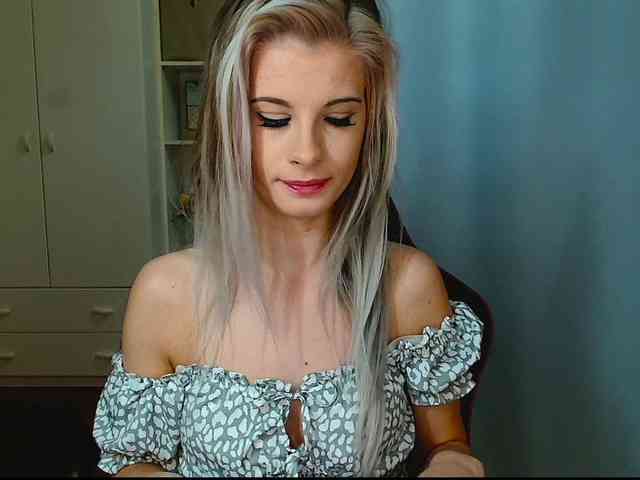 KristineNatural webcam