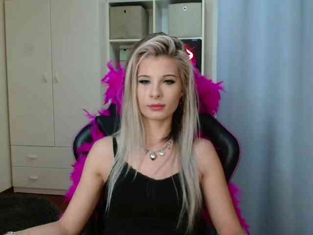 KristineNatural webcam