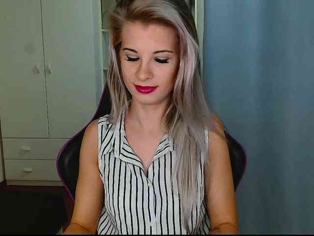 KristineNatural webcam