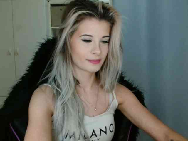 KristineNatural webcam