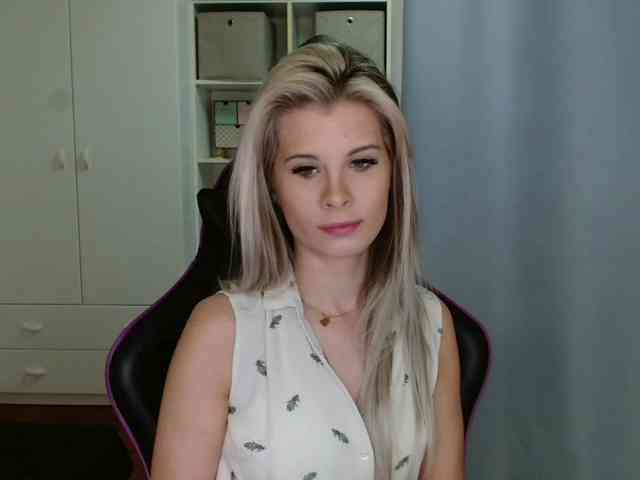 KristineNatural webcam