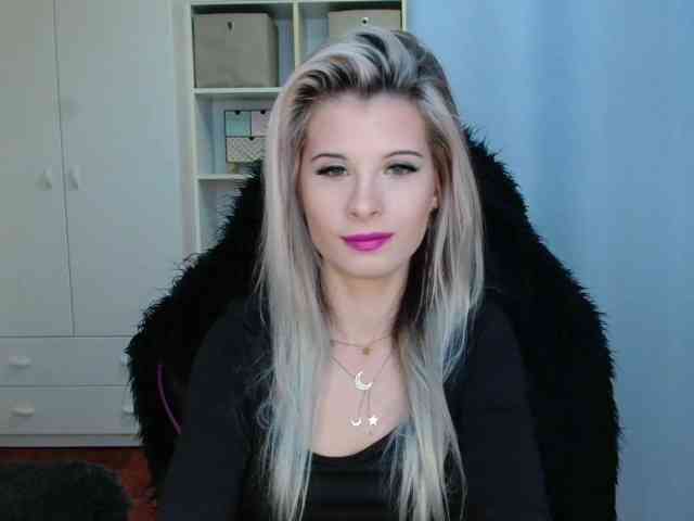 KristineNatural webcam