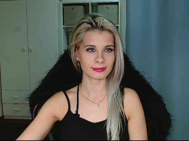 KristineNatural webcam