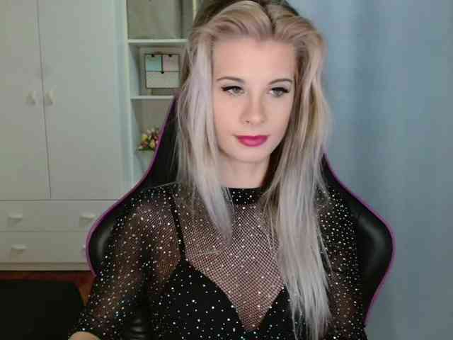 KristineNatural webcam