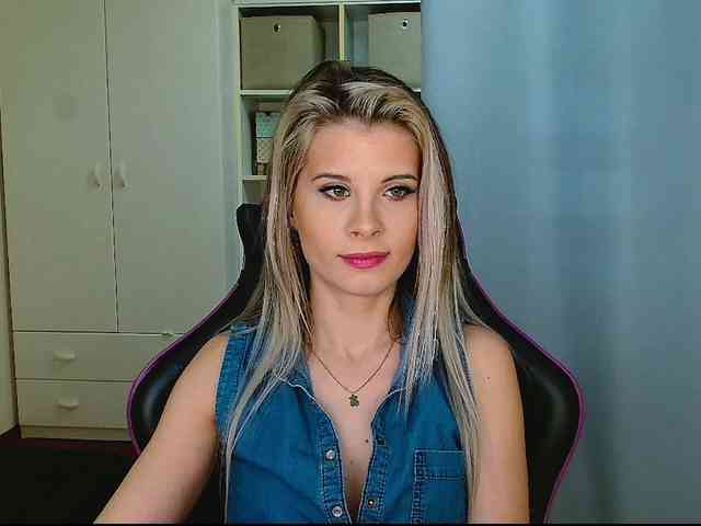 KristineNatural webcam