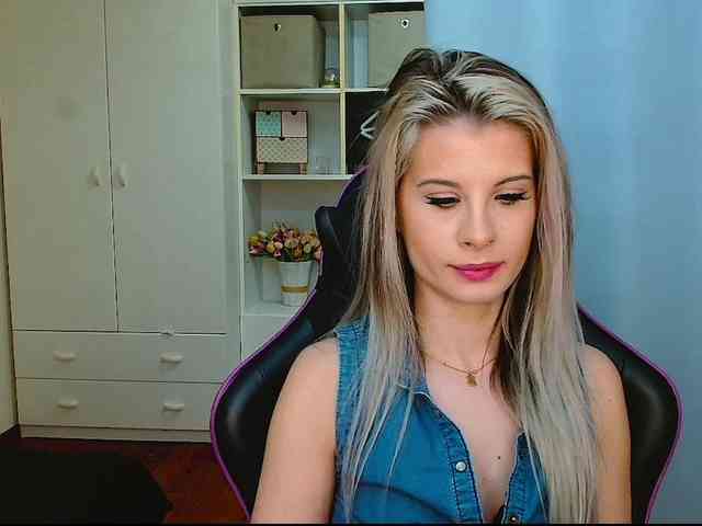 KristineNatural webcam