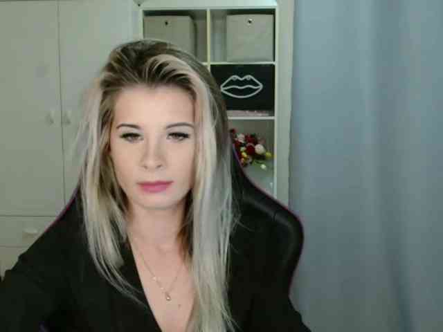 KristineNatural webcam