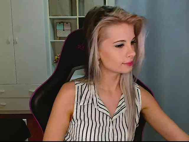 KristineNatural webcam