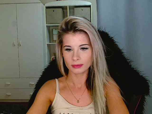 KristineNatural webcam