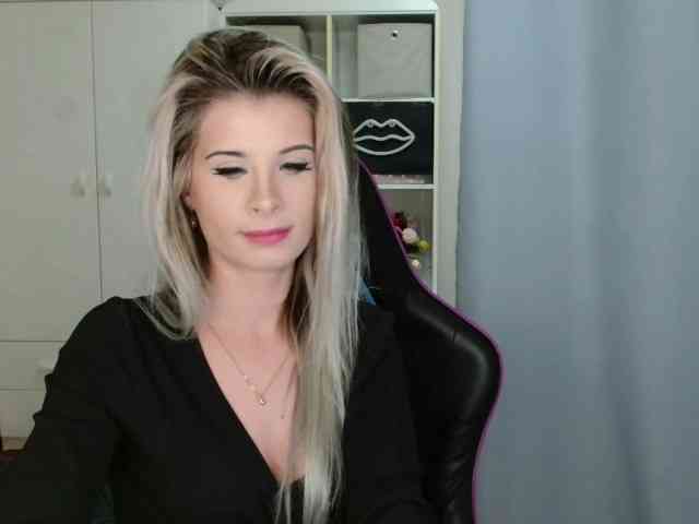 KristineNatural webcam