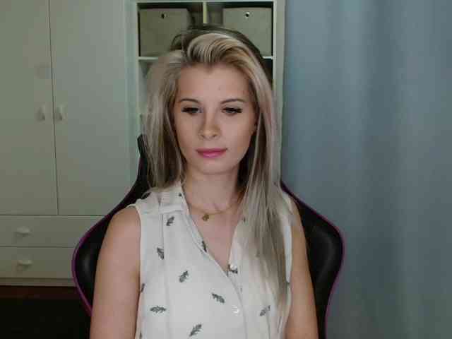 KristineNatural webcam