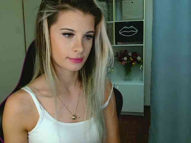 KristineNatural webcam