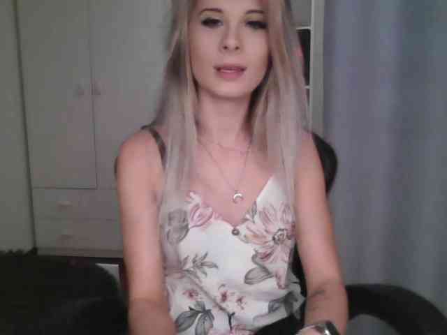 KristineNatural webcam