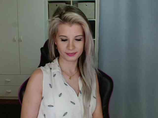 KristineNatural webcam