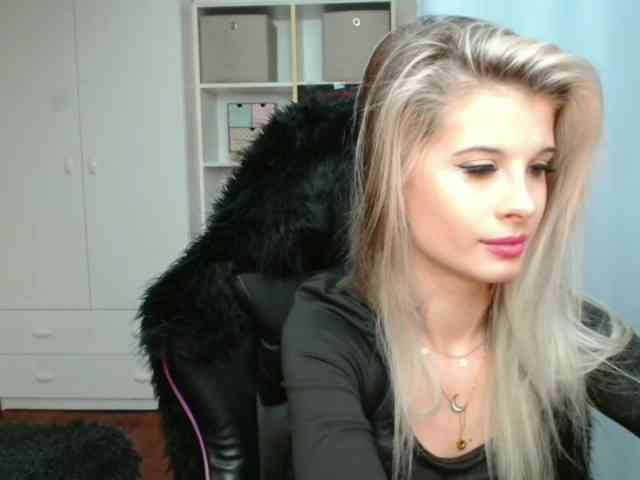 KristineNatural webcam