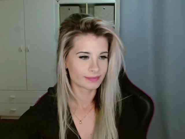 KristineNatural webcam