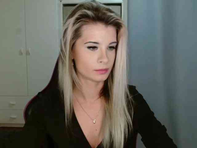 KristineNatural webcam