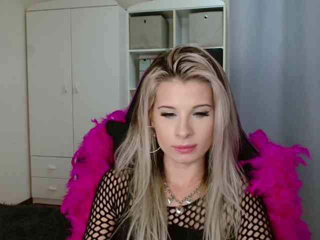 KristineNatural webcam
