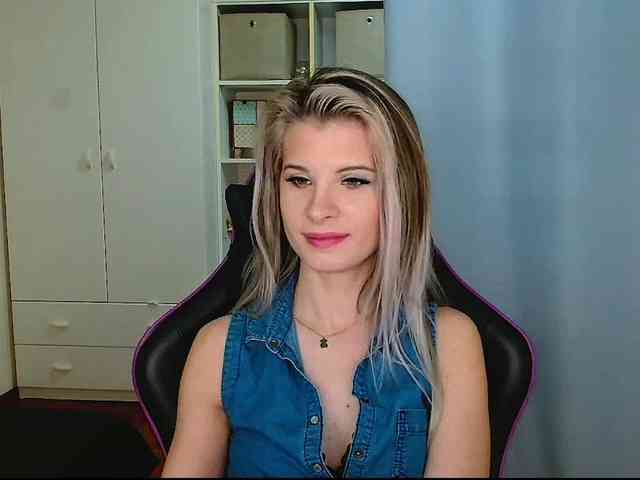 KristineNatural webcam