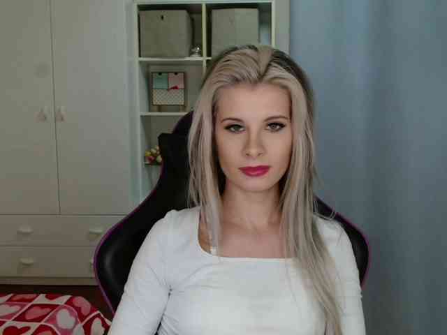 KristineNatural webcam