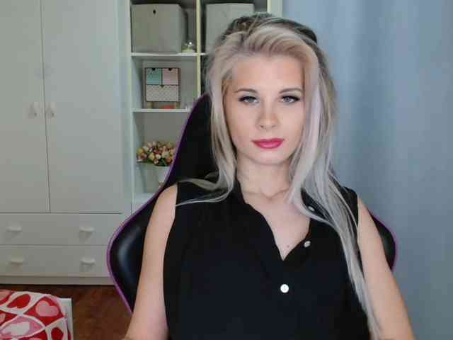 KristineNatural webcam